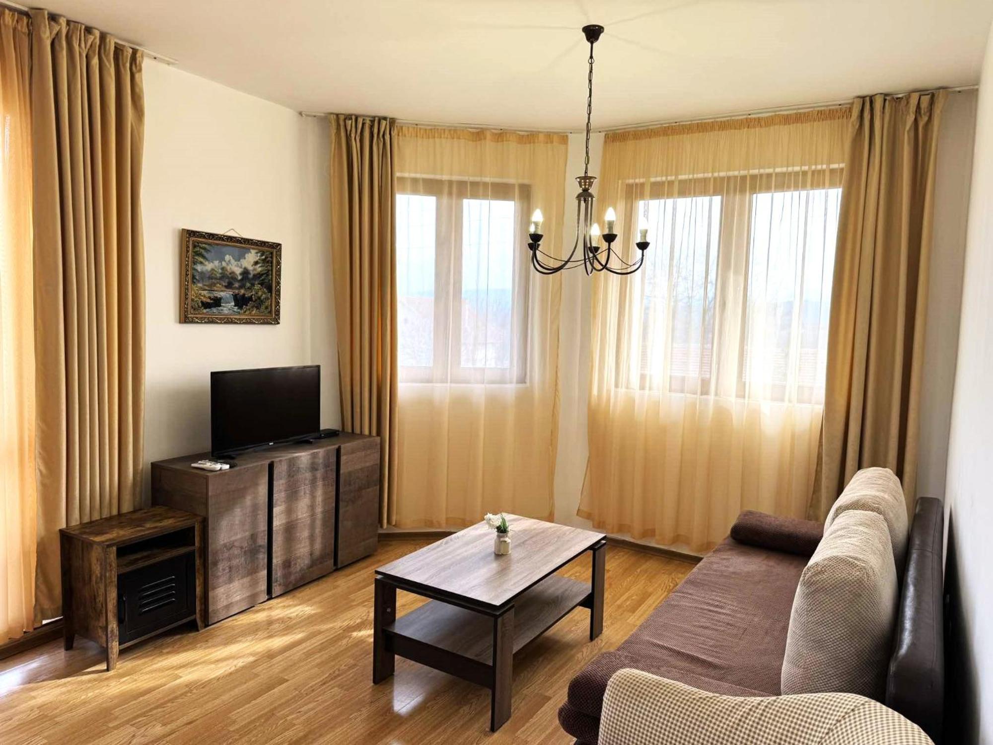 Guest House Misha Petrevene 外观 照片