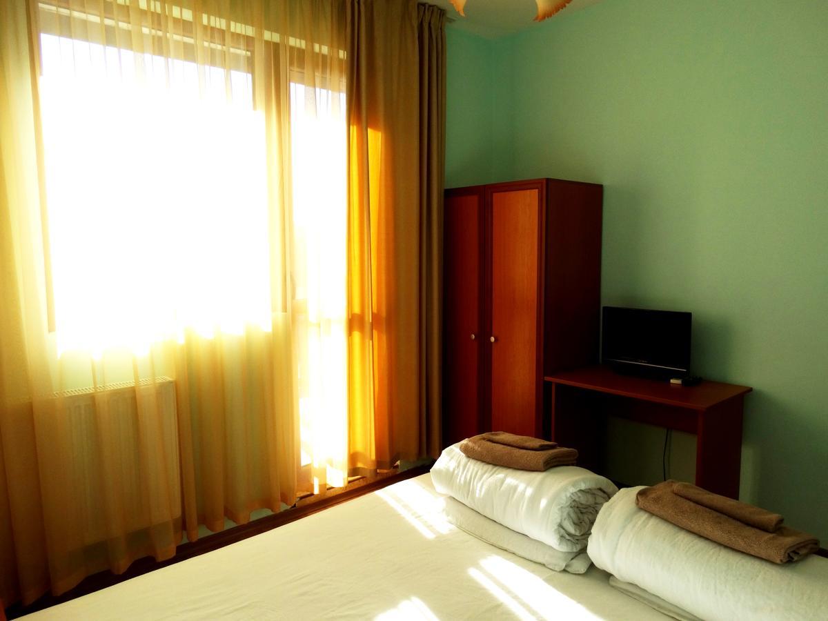 Guest House Misha Petrevene 外观 照片