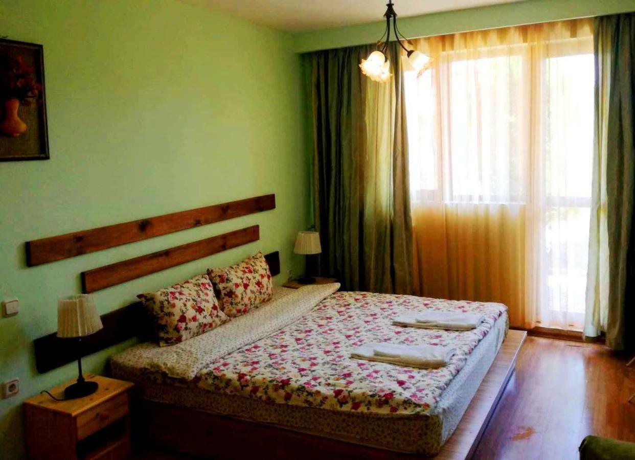 Guest House Misha Petrevene 外观 照片